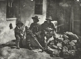 Sitzende Pifferari, italienische Straßenmusiker